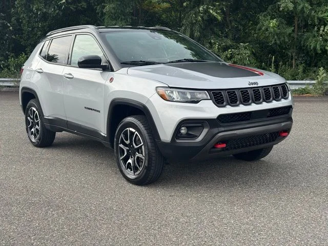Used 2024 Silver Jeep Trailhawk image 35