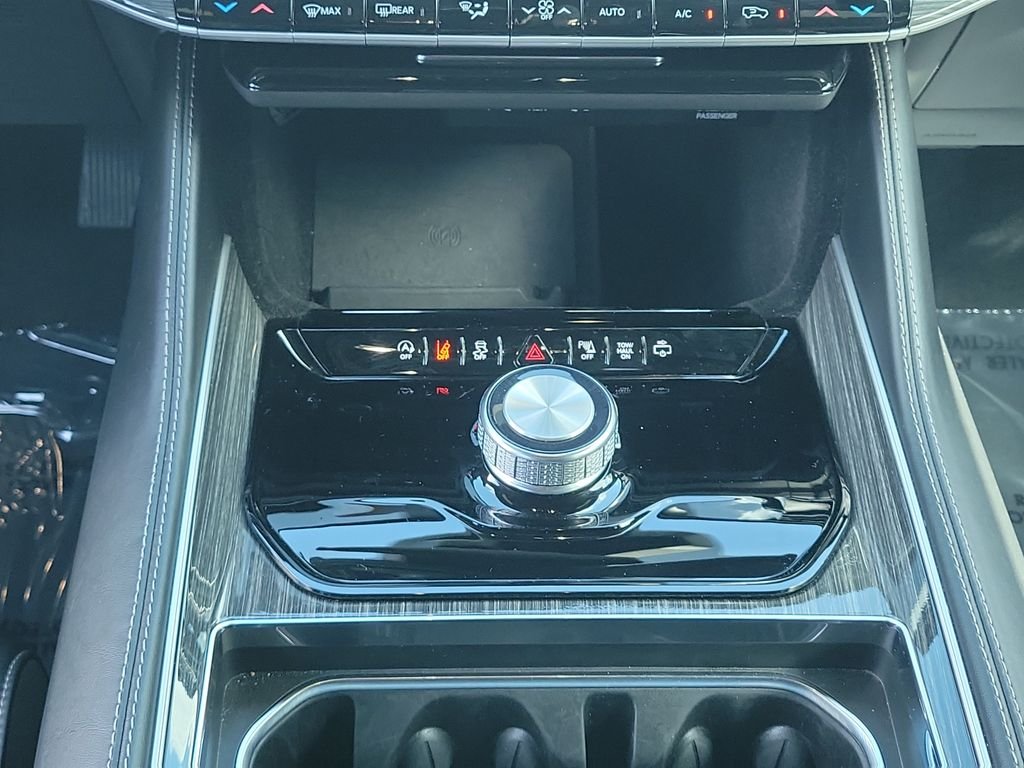 Used 2022 White Jeep Series III image 20