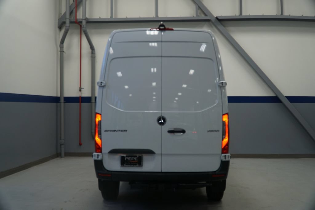 New 2025 Arctic White Mercedes-Benz Cargo 144 WB image 22