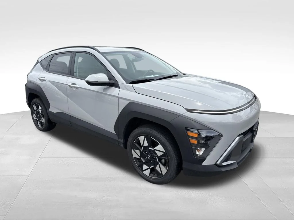 Used 2025 Gray Hyundai SEL image 8