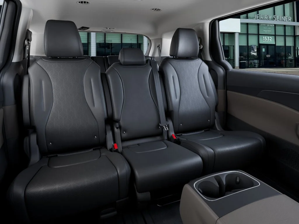 New 2026 Aurora Black Pearl Kia LXS image 16
