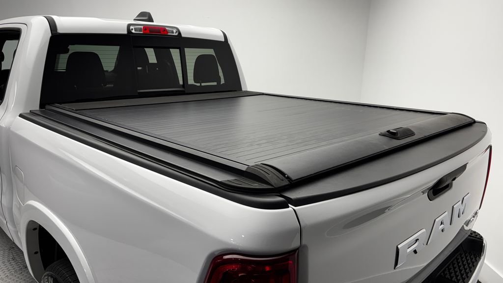 Used 2025 White Ram Big Horn/Lone Star image 11
