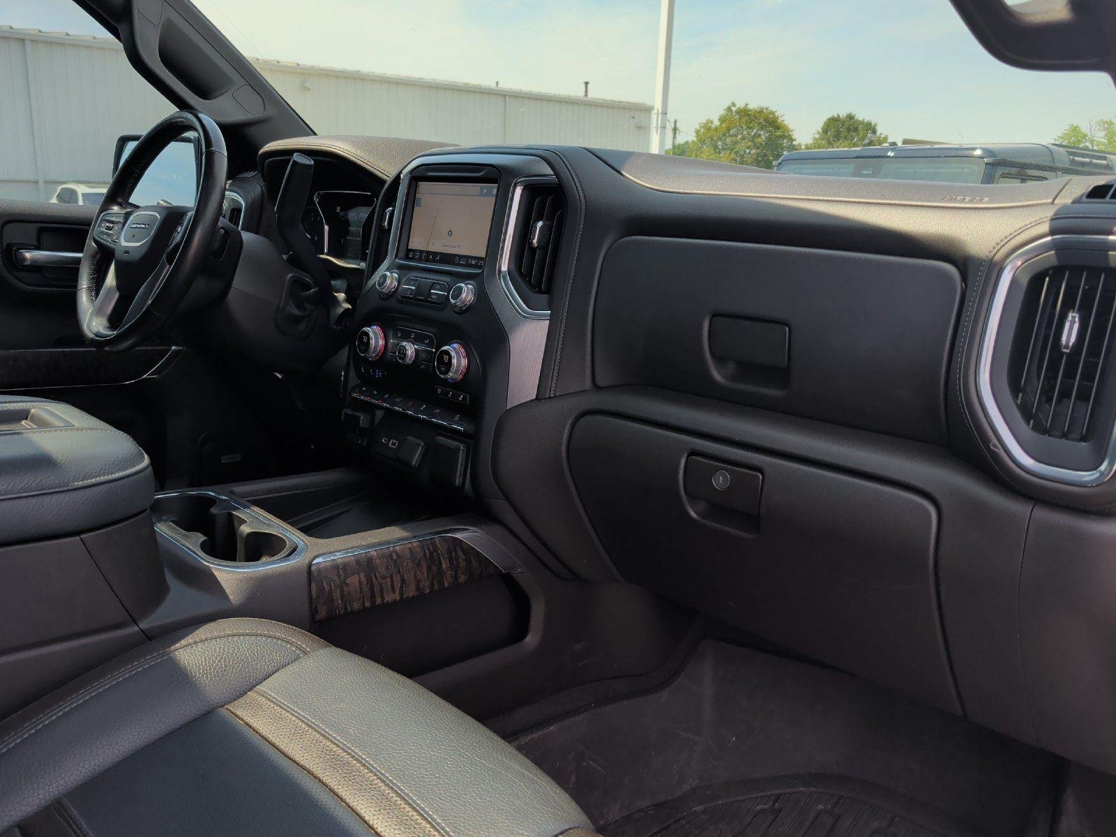 Used 2020 White Frost Tricoat GMC Denali image 41
