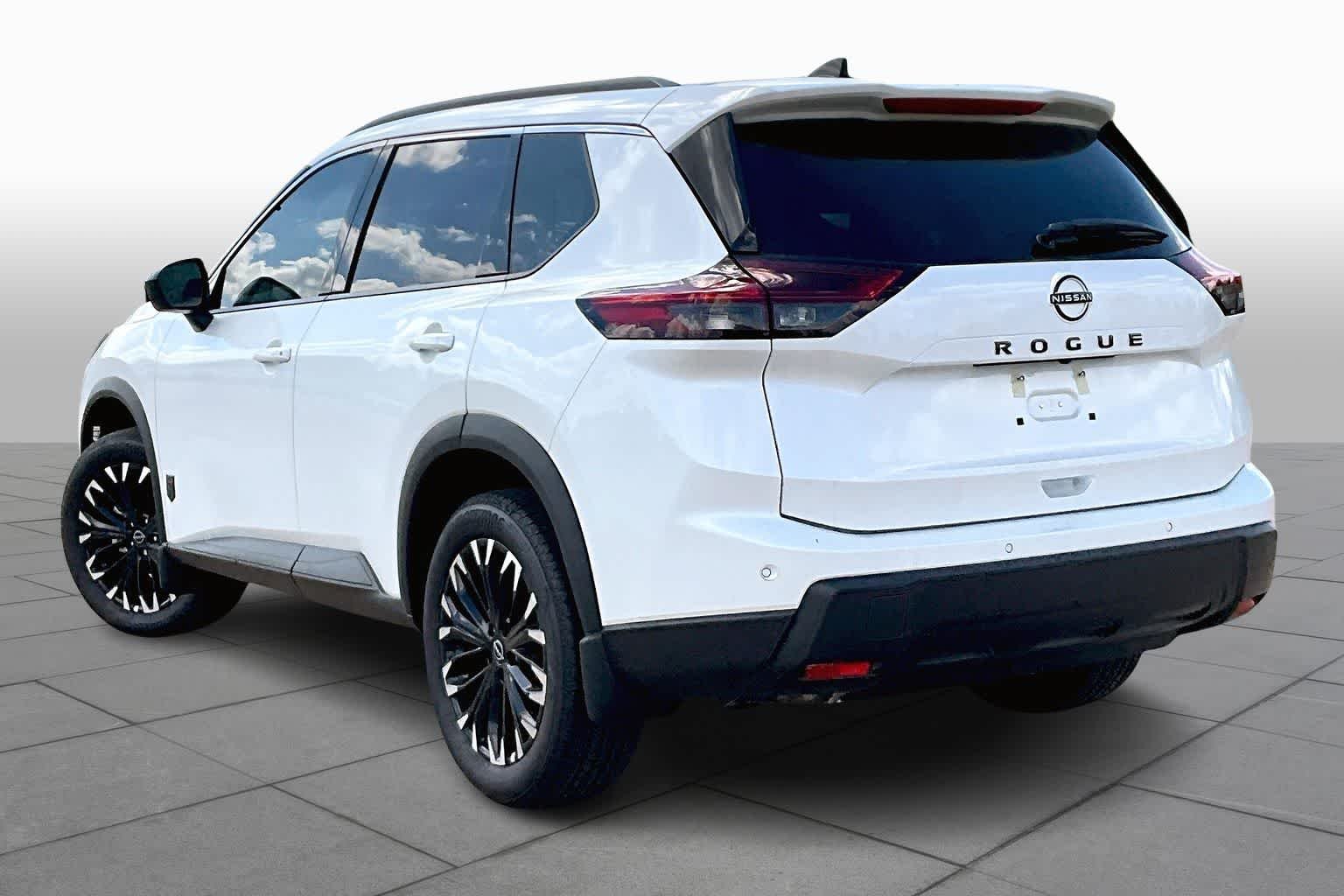 New 2026 Everest White Pearl TriCoat Nissan Dark Armor image 7