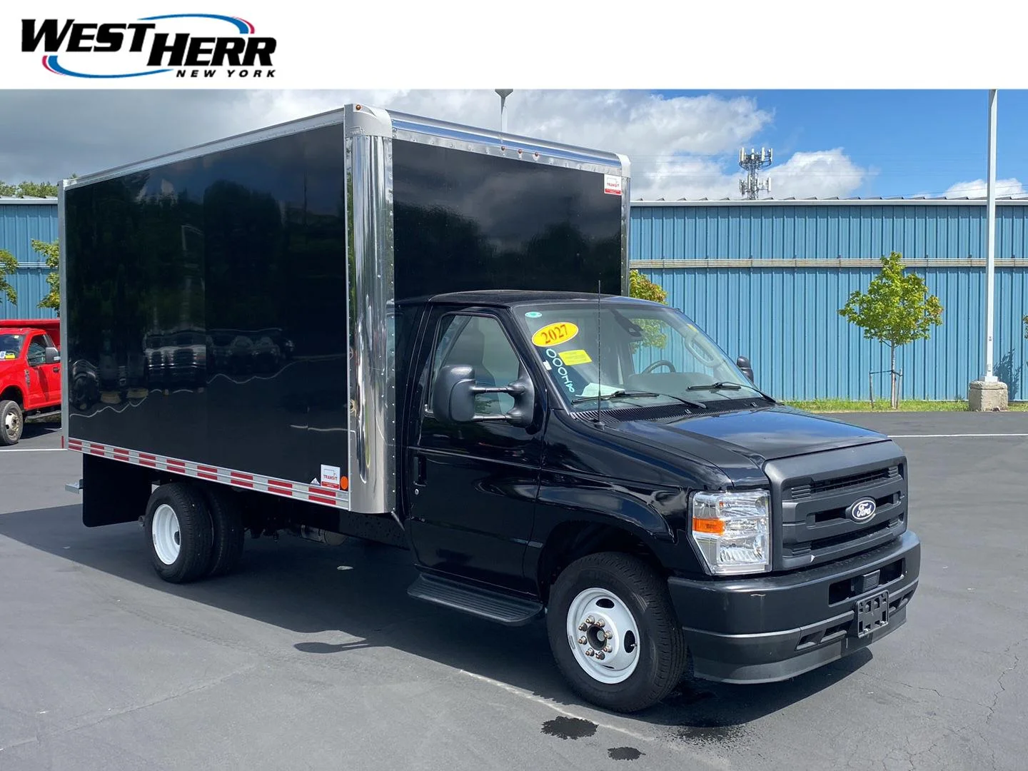 Used 2027 Wh Ford Cutaway image 1