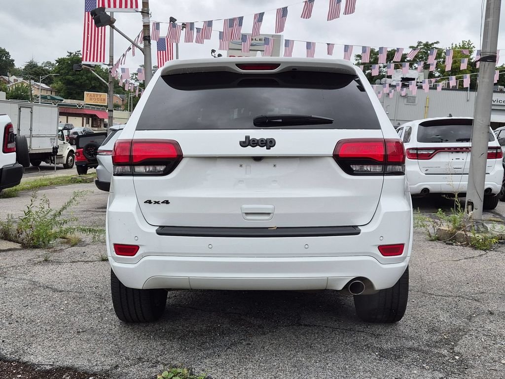 Used 2021 White Jeep Laredo X image 6