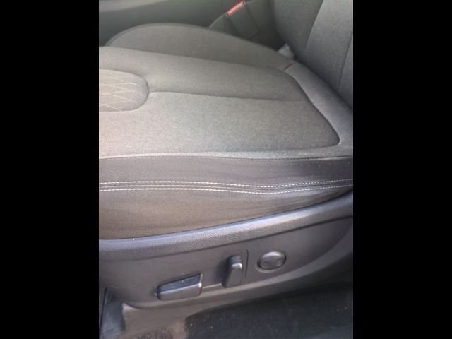 Used 2022 Black Hyundai SEL image 19
