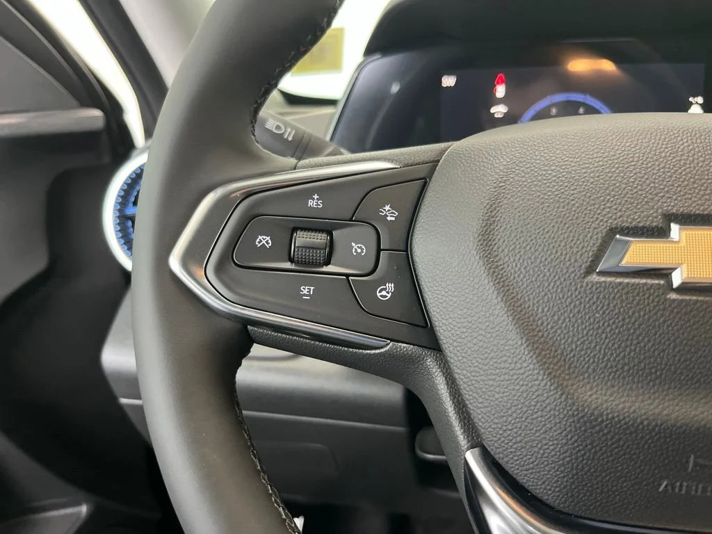 New 2026 Mosaic Black Metallic Chevrolet LT image 6