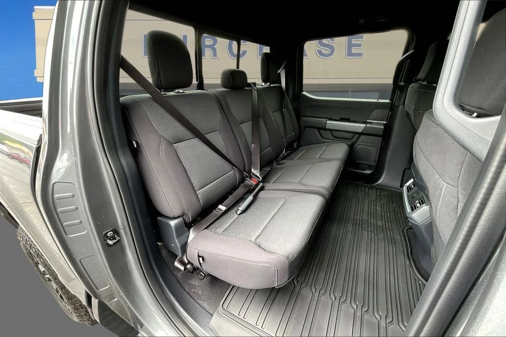 New 2026 Carbonized Gray Metallic Ford XLT image 10