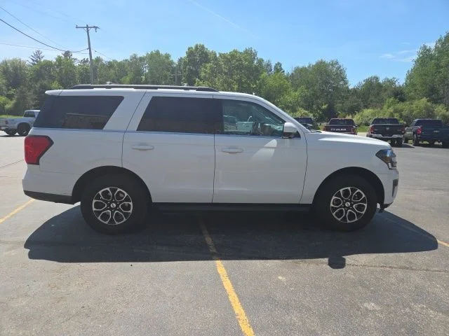 Used 2023 Oxford White Ford XLT image 4