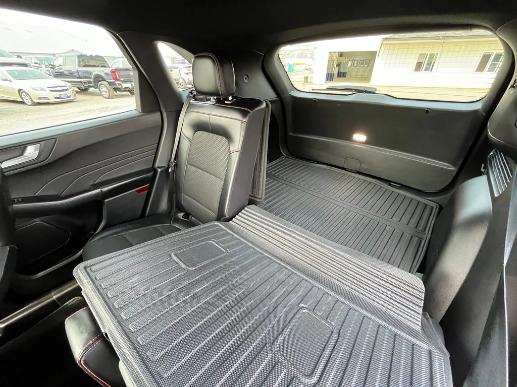 Used 2024 Silver Ford ST-Line Elite image 16