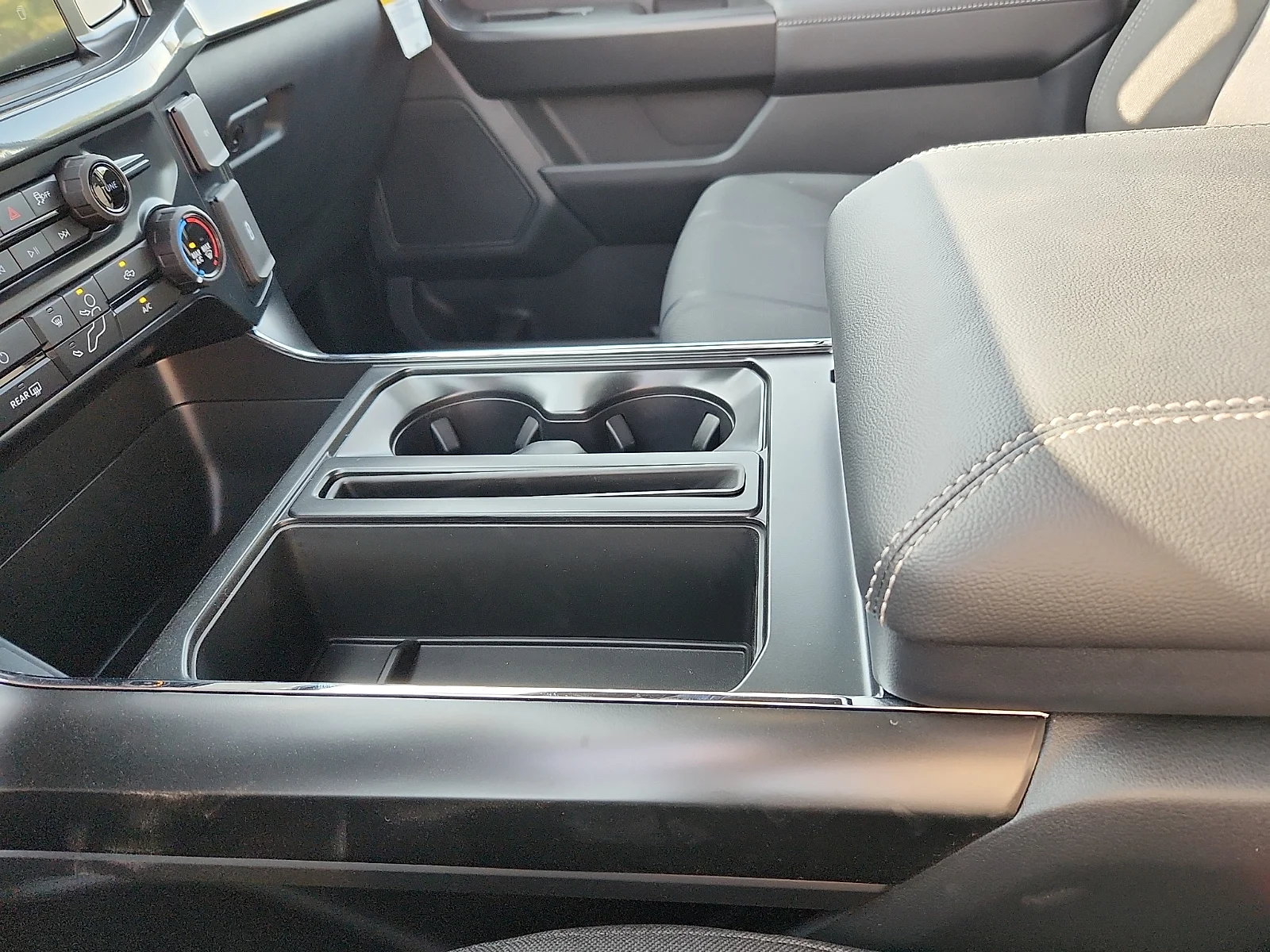 New 2026 Oxford White Ford STX image 25