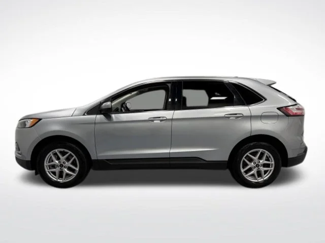 Used 2024 Silver Ford SEL image 5