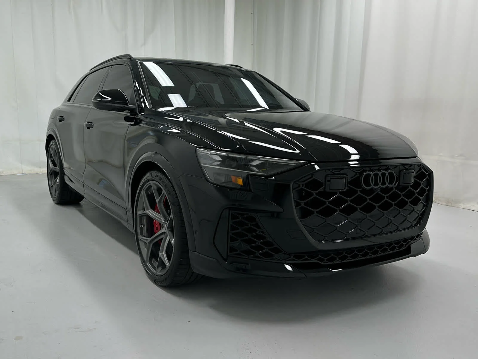 2025 Audi RS Q8 -'s photo
