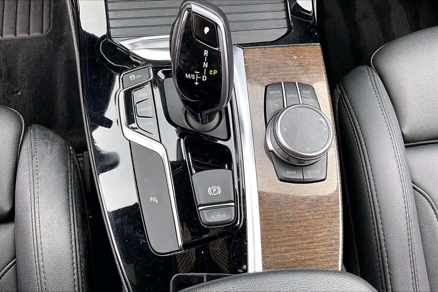 Used 2020 Jet Black BMW sDrive30i image 33