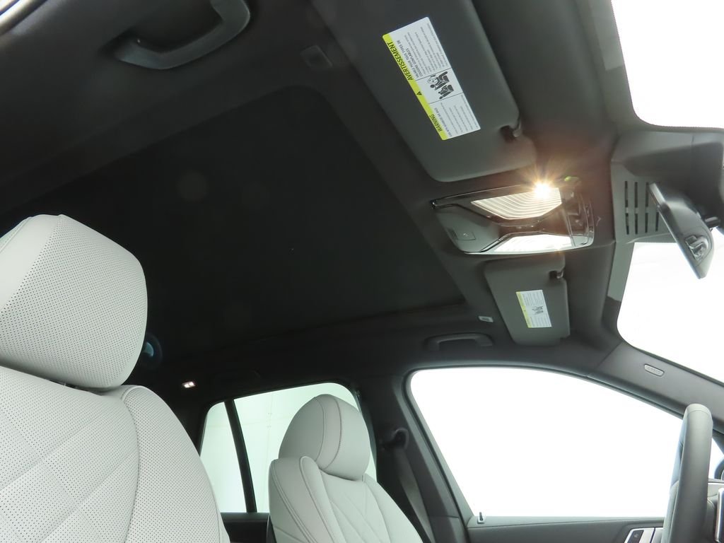 Used 2026 Green Metallic BMW xDrive40i image 18