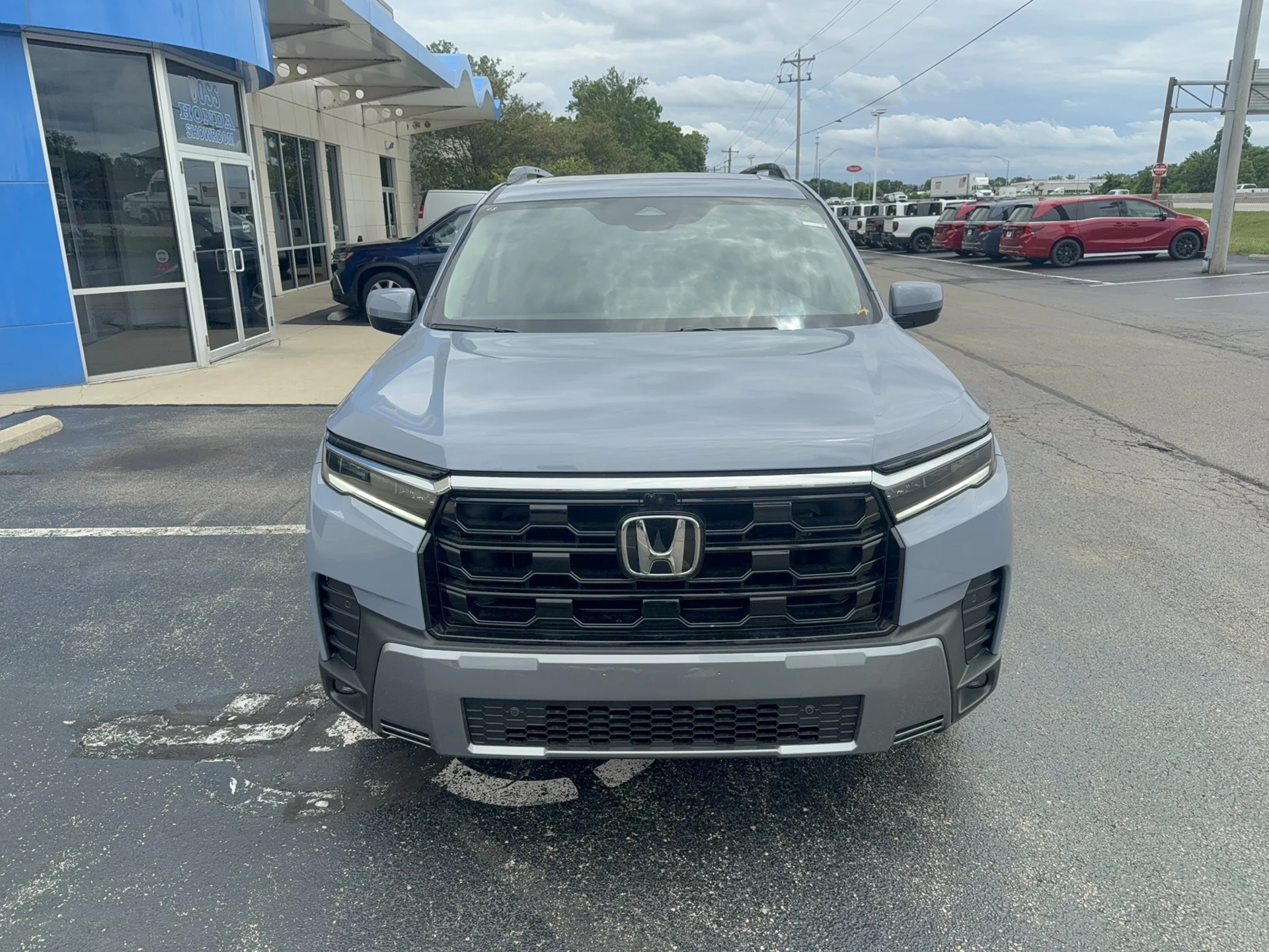 New 2026 Sonic Gray Pearl Honda Touring Blackout image 2