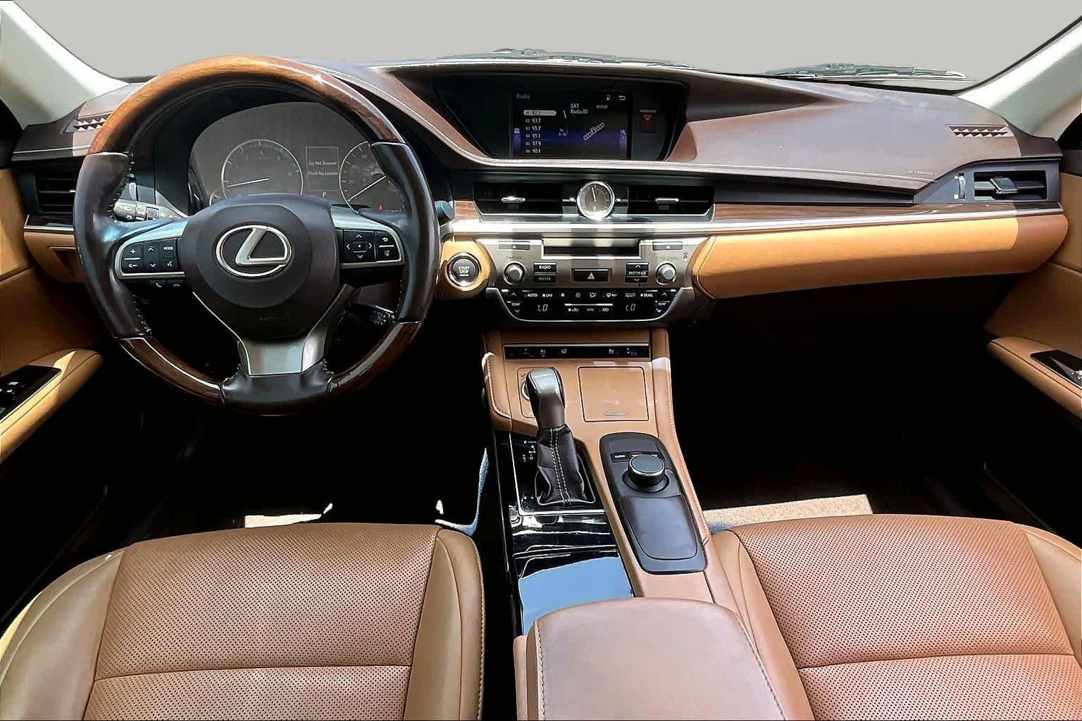 Used 2016 Atomic Silver Lexus  image 13