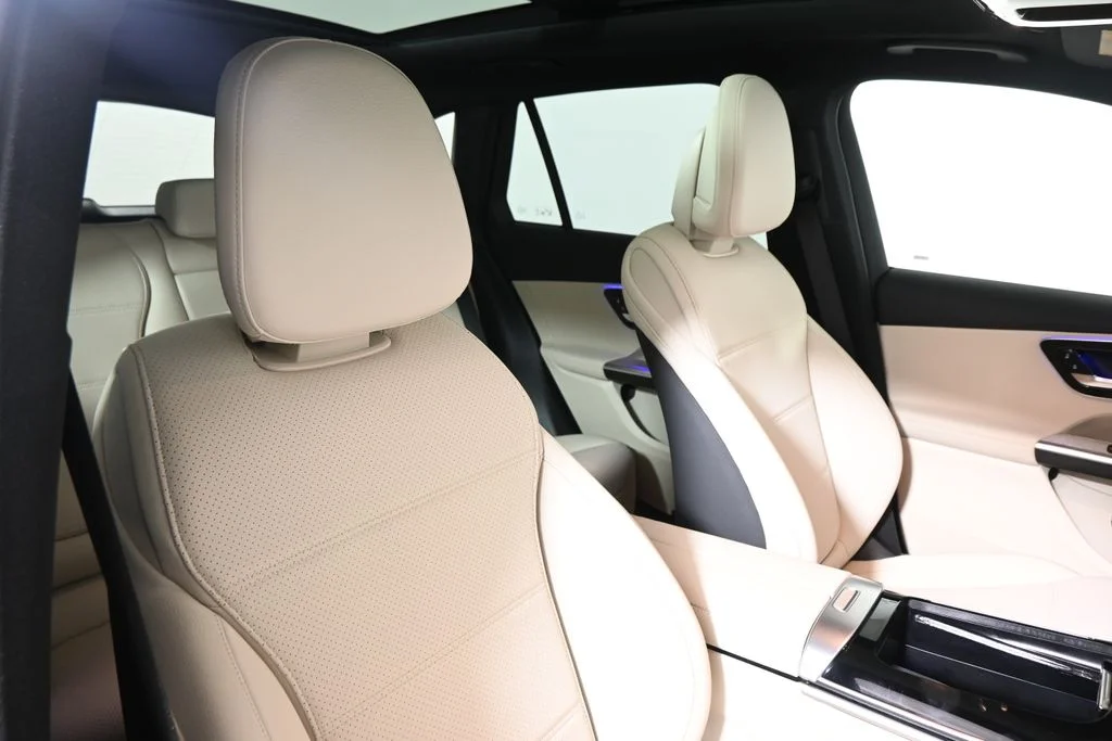 Used 2027 Gray Mercedes-Benz GLC 300 image 30