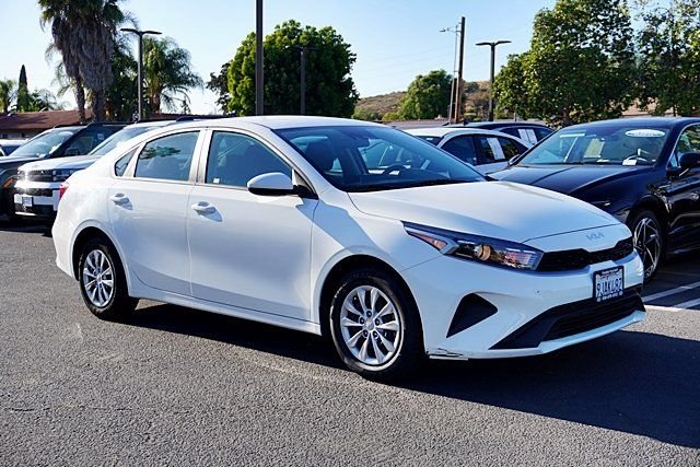 Used 2023 White Kia LX image 5