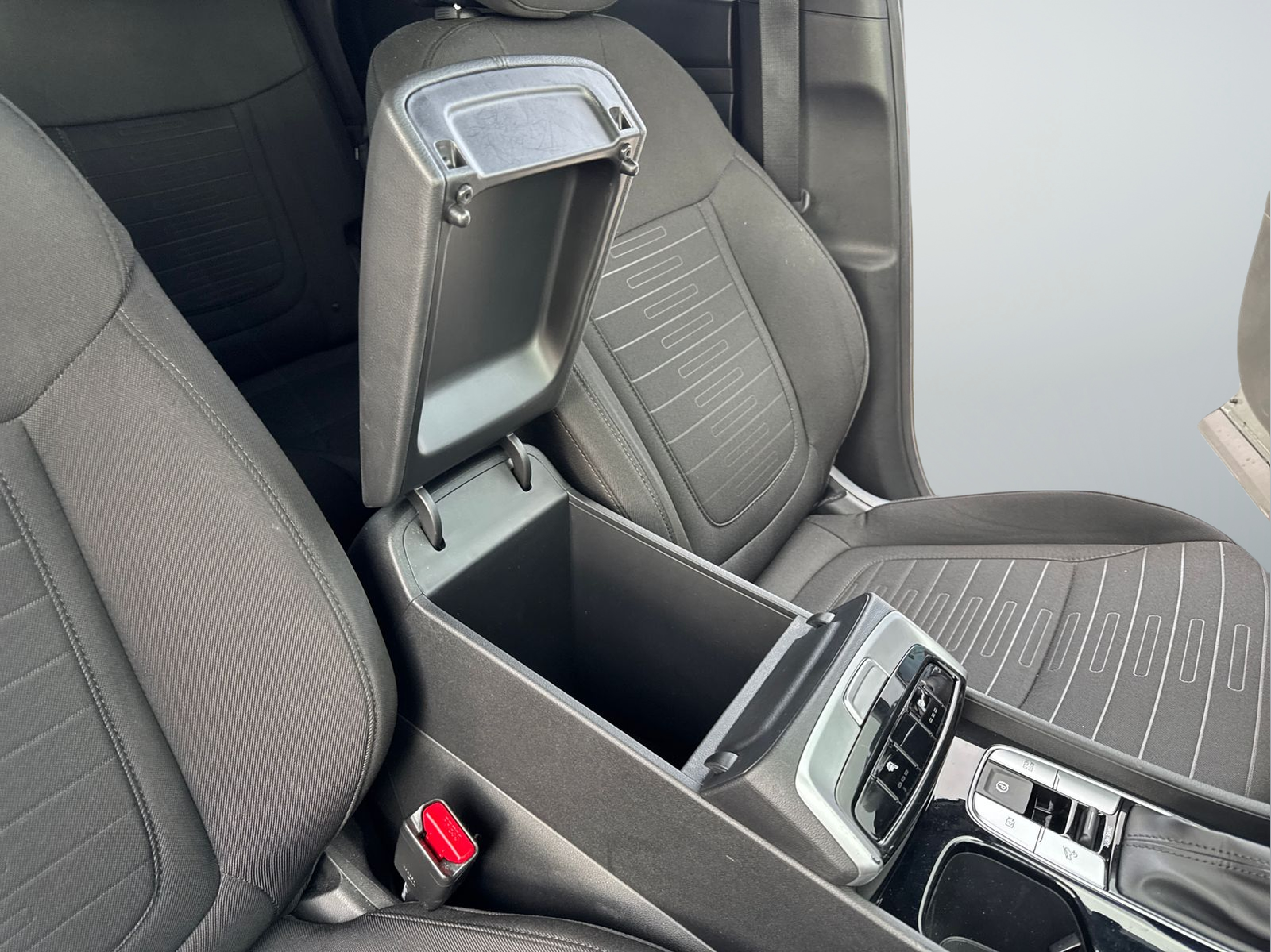 Used 2023 Gray Hyundai SEL image 45