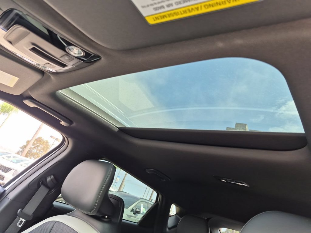 New 2026 Glacial White Pearl / Black Ro Kia GT-LINE image 19