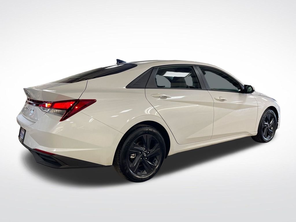 Used 2023 Gray Hyundai SEL image 5