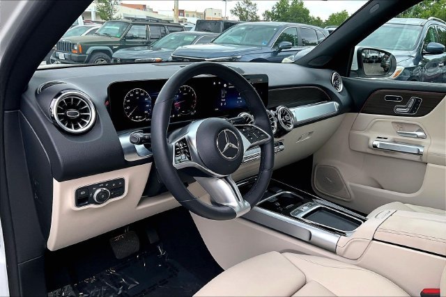Used 2026 White Mercedes-Benz GLB 250 image 14