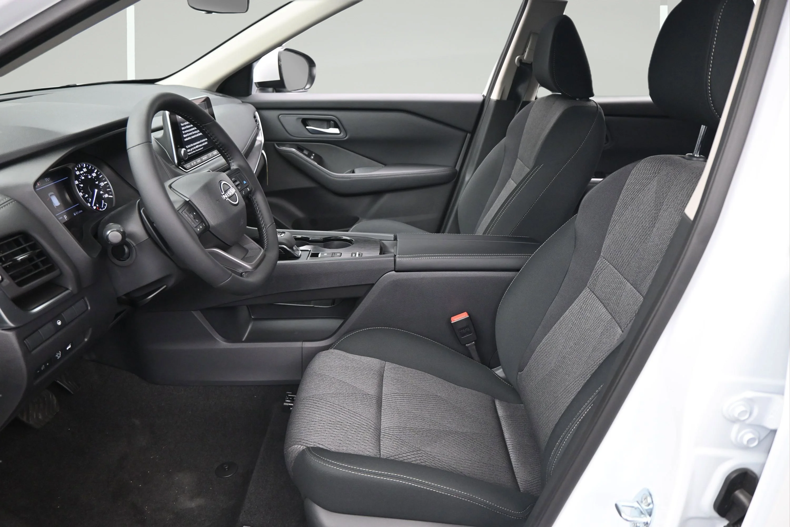 New 2026 Everest White Pearl TriCoat Nissan SV image 8