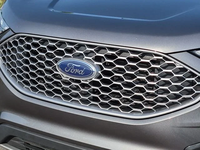 Used 2024 Gray Ford SEL image 36