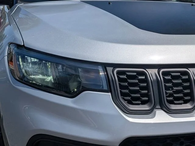 Used 2025 Silver Jeep Trailhawk image 9