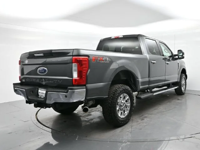Used 2019 Magnetic Metallic Ford XL image 7