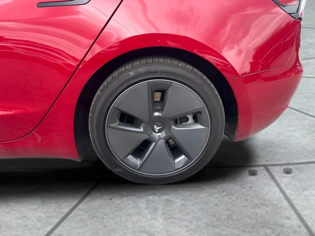 Used 2022 Red Tesla Long Range image 24