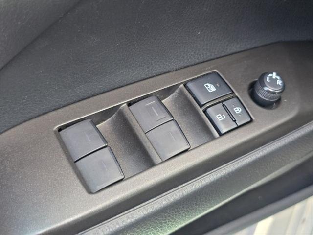 Certified Used 2022 MID BLK/WIND CHILL Toyota  image 24