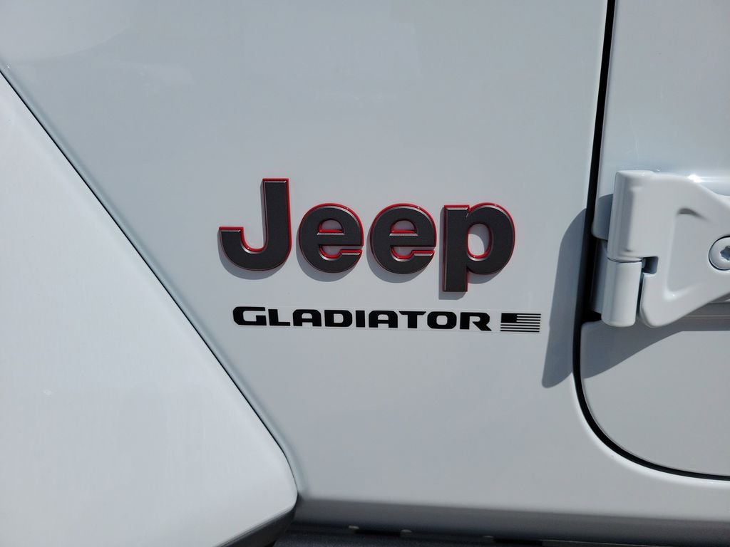 New 2026 Bright White Clear-Coat Exterior Paint Jeep Rubicon X image 7