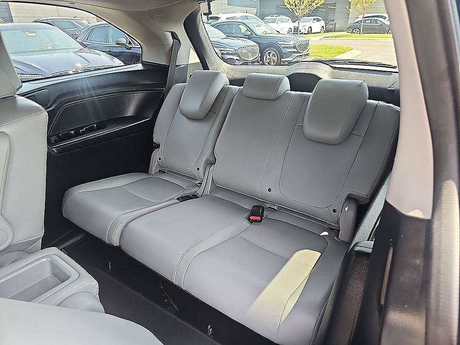 Used 2018 Obsidian Blue Pearl Honda EX-L image 30