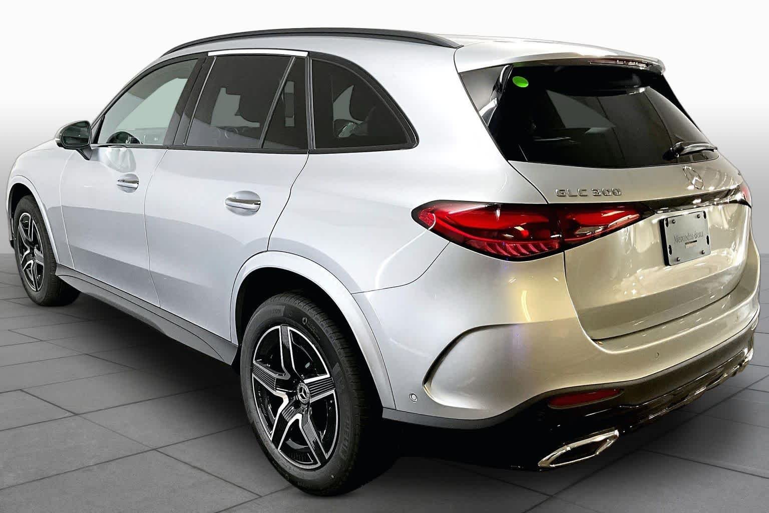 New 2027 Cirrus Silver Metallic Mercedes-Benz GLC 300 image 4