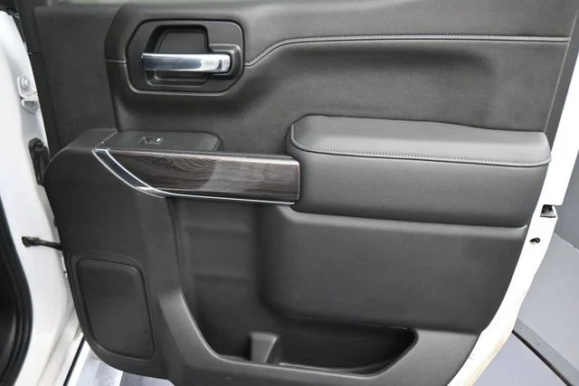 Used 2021 White Chevrolet LTZ image 22