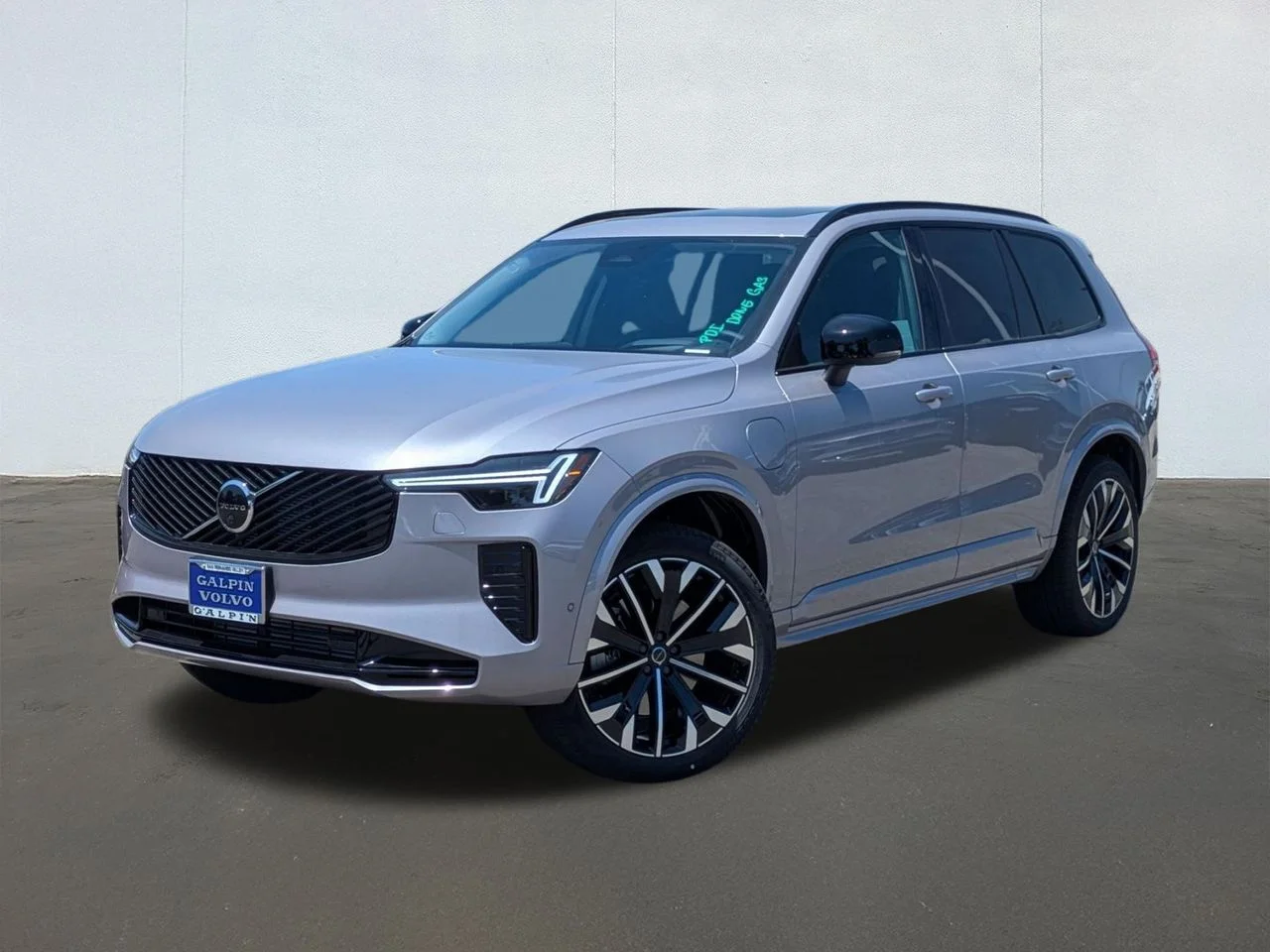 2026 Volvo XC90 T8 Recharge Ultra Dark 4WD's photo