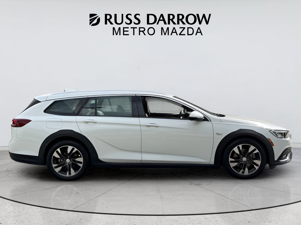 Used 2018 White Buick Essence image 6