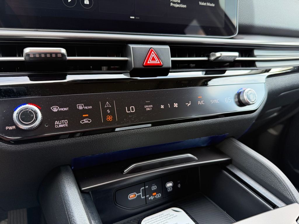 New 2026 Snow White Pearl Kia EX image 29
