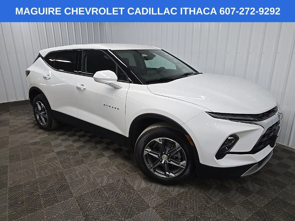 Used 2023 White Chevrolet LT image 7