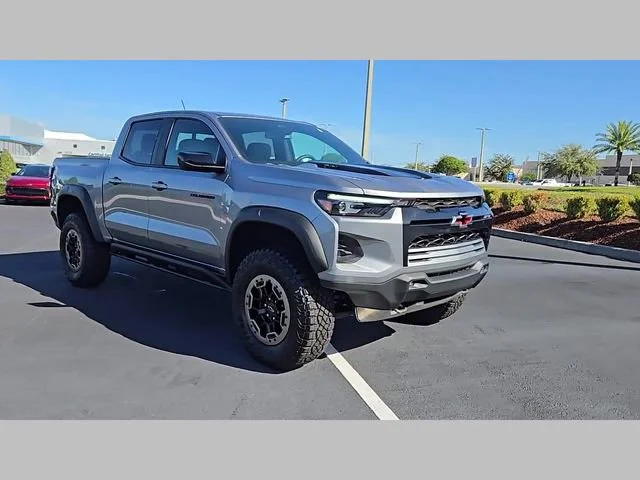 2025 Chevrolet Colorado ZR2 - Photo 28