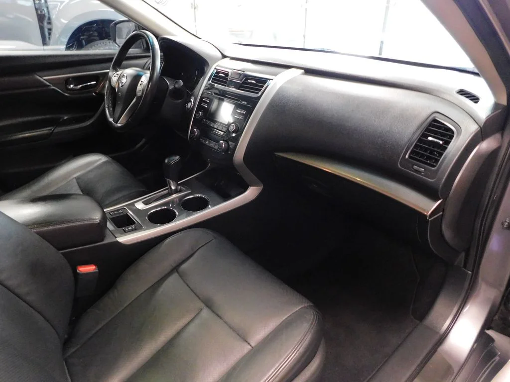Used 2015 Gun Metallic Nissan 2.5 SL image 40