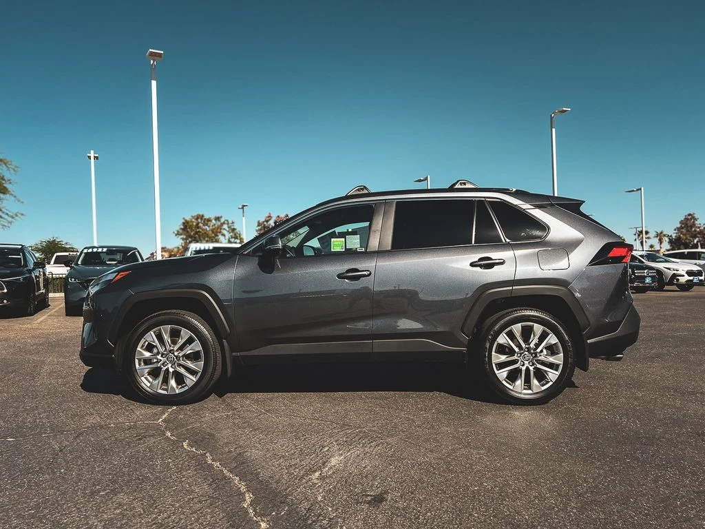 Used 2025 Magnetic Gray Metallic Toyota XLE Premium image 5