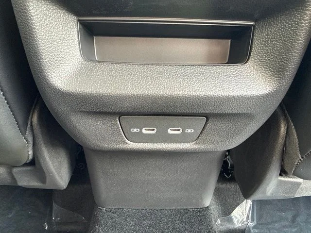 New 2026 Pure White Volkswagen SE image 33