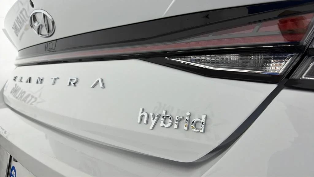 Used 2022 White Hyundai Limited image 40