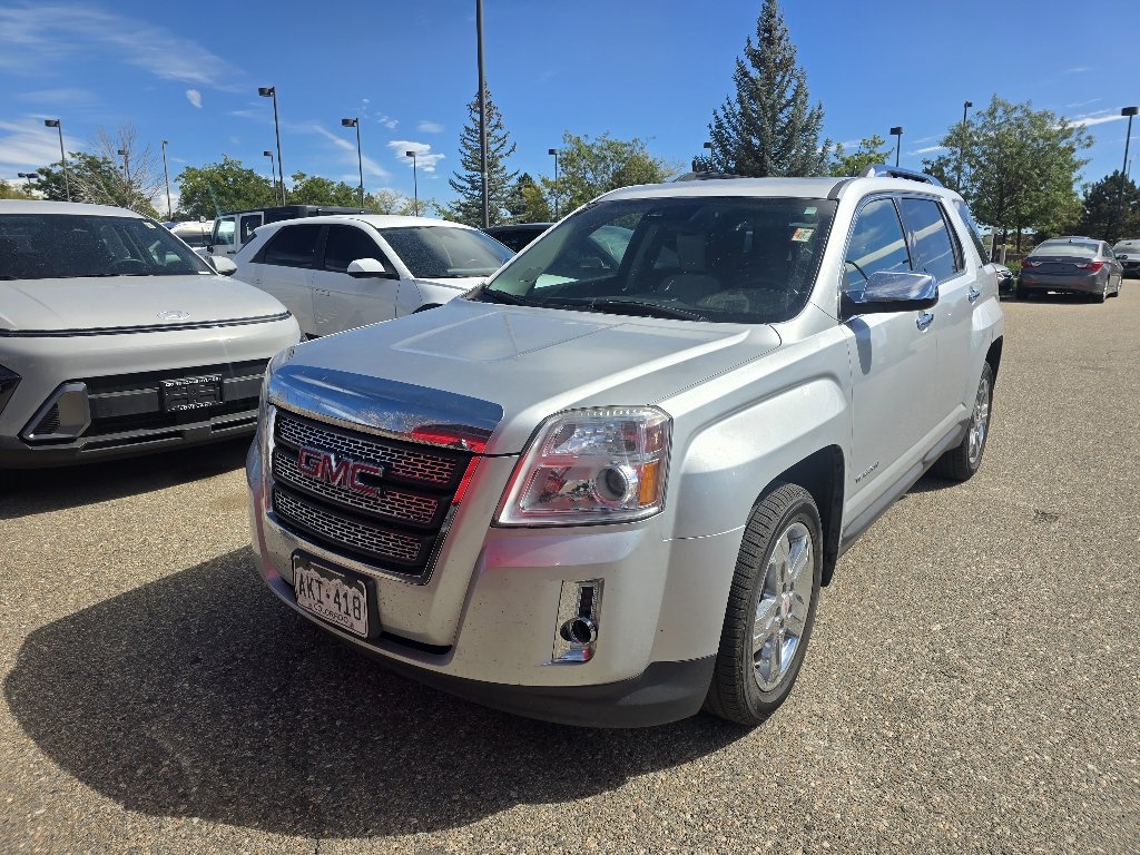 Used 2013 Quicksilver Metallic GMC SLT image 1