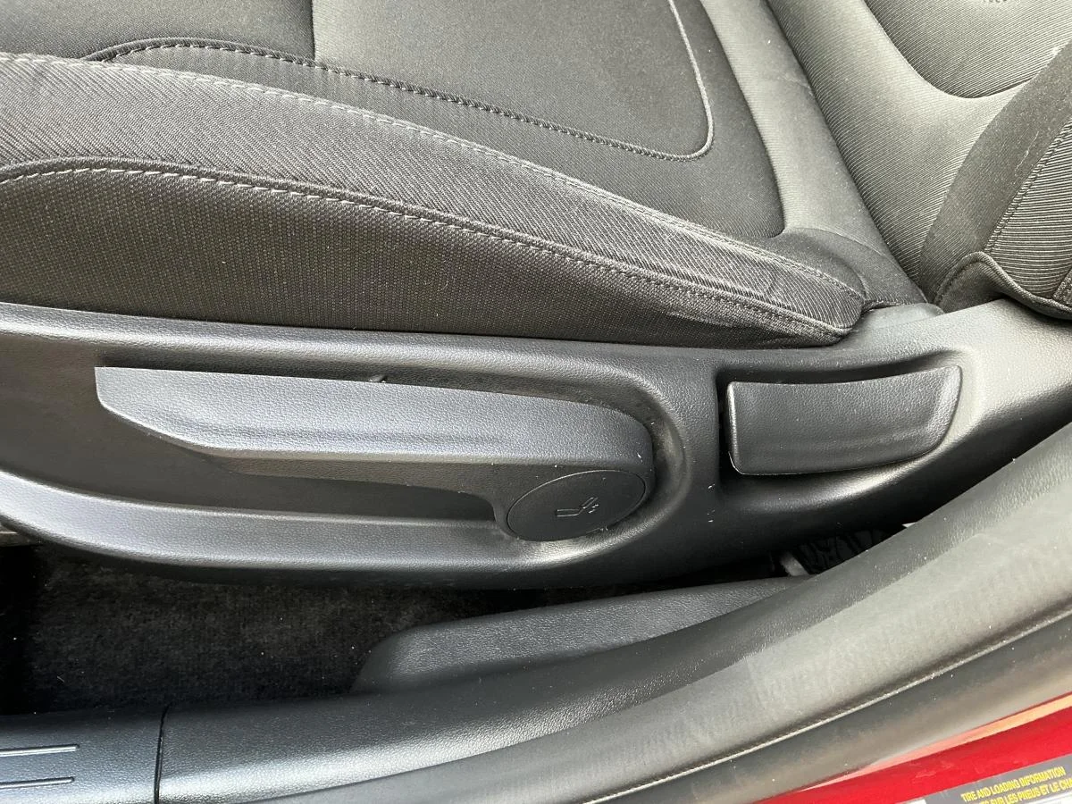 Used 2022 Red Hyundai Preferred image 21