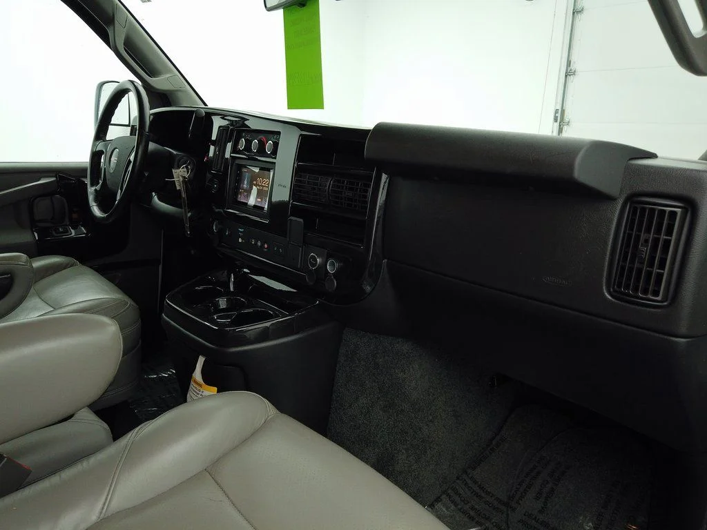 Used 2020 Summit White GMC Explorer Limited SE image 43